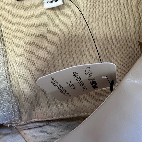 Fashion Nova Beige Faux Leather Bustier Crop Tank Top sz L NWT - Picture 6 of 9